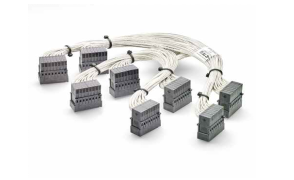 TE推出业界首款直角电缆背板连接器，为系统架构